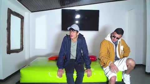 THOMAS AND DAMIAND online show from November 1, 12:31 pm