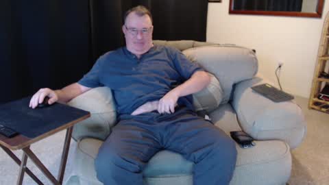 Christopher online show from December 8, 11:51 pm