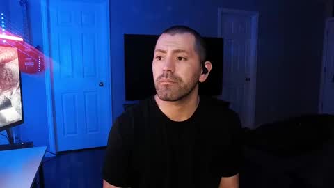 Snapshot of icy_ivy chatting on February 23, 4:11 am Ivan online show from February 23, 4:11 am