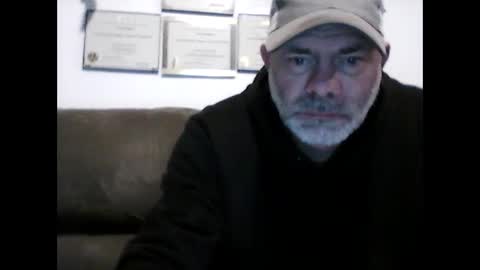 Snapshot of idkwhyidothis348732 chatting on February 19, 12:00 pm idkwhyidothis348732 online show from February 19, 12:00 pm