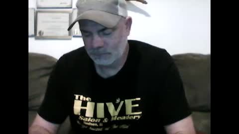 Snapshot of idkwhyidothis348732 chatting on March 10, 11:23 am idkwhyidothis348732 online show from March 10, 11:23 am