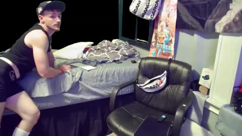 Amiri Roue online show from December 18, 8:31 am