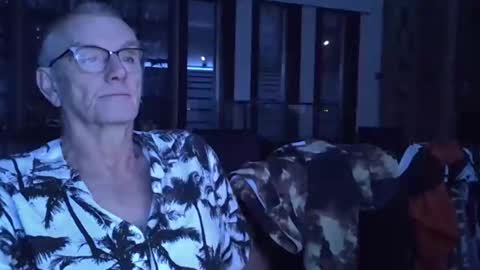 ikwiljeneuken123 online show from February 19, 6:10 am