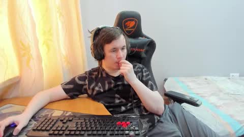 iliaskris online show from March 25, 4:16 am