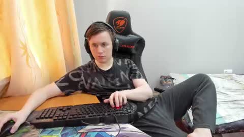 iliaskris online show from July 6, 3:03 pm