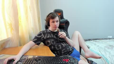 iliaskris online show from April 5, 3:47 am