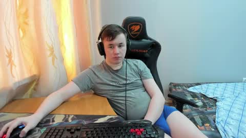iliaskris online show from May 3, 1:08 am