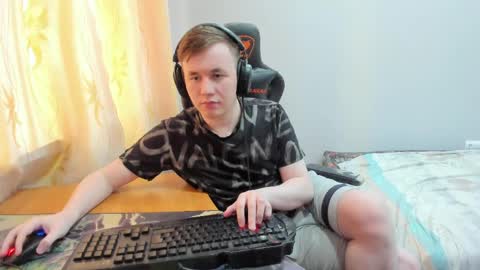 iliaskris online show from April 28, 2:27 am