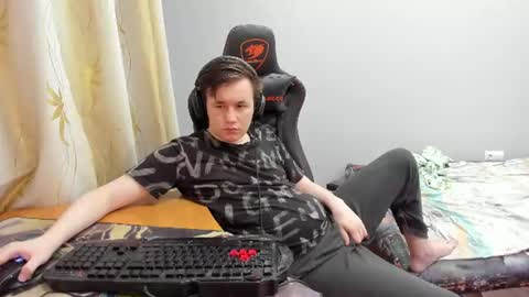 iliaskris online show from July 1, 7:03 pm