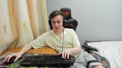 iliaskris online show from May 11, 4:04 pm
