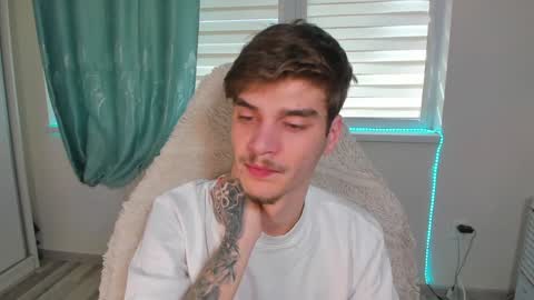 Snapshot of illusions888 chatting on January 27, 10:06 am D-Illusion online show from January 27, 10:06 am