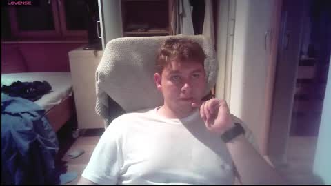 Snapshot of iloveyoutoo2000 chatting on October 6, 6:01 pm iloveyoutoo2000 online show from October 6, 6:01 pm