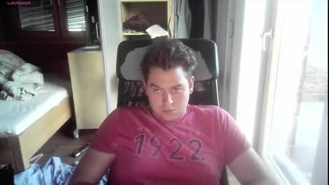 Snapshot of iloveyoutoo2000 chatting on October 29, 3:37 pm iloveyoutoo2000 online show from October 29, 3:37 pm