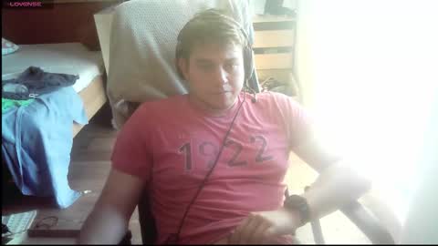 Snapshot of iloveyoutoo2000 chatting on October 18, 3:17 pm iloveyoutoo2000 online show from October 18, 3:17 pm