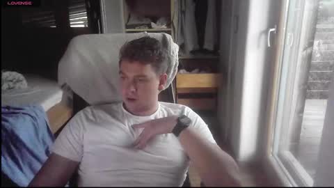 Snapshot of iloveyoutoo2000 chatting on September 30, 4:43 pm iloveyoutoo2000 online show from September 30, 4:43 pm