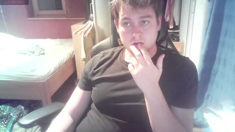 Snapshot of iloveyoutoo2000 chatting on January 2, 4:24 pm iloveyoutoo2000 online show from January 2, 4:24 pm