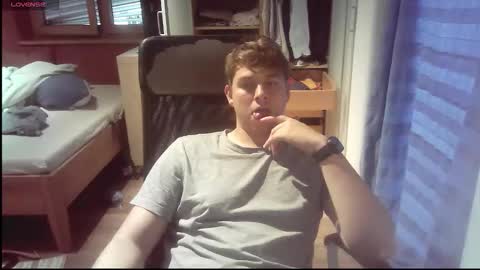 Snapshot of iloveyoutoo2000 chatting on September 22, 2:38 pm iloveyoutoo2000 online show from September 22, 2:38 pm