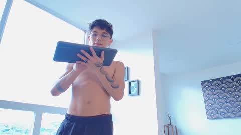 Snapshot of im__thomas chatting on September 18, 12:18 pm IM  THOMAS online show from September 18, 12:18 pm