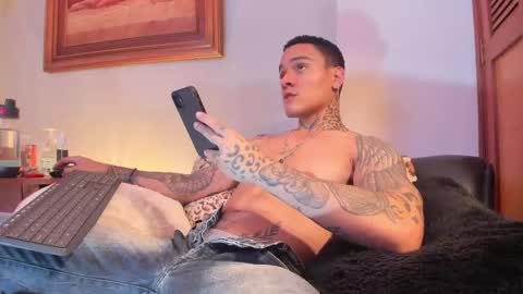 Snapshot of im_dominike chatting on February 13, 11:15 pm im_dominike online show from February 13, 11:15 pm