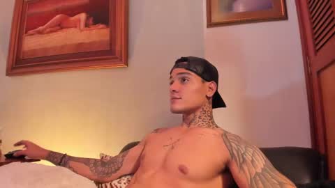 Snapshot of im_dominike chatting on February 23, 3:07 am im_dominike online show from February 23, 3:07 am