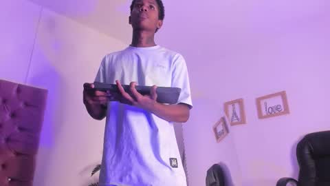 oleider dont forget your thumbs up online show from February 23, 4:03 am