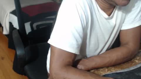 Snapshot of imanlolo789__ chatting on December 6, 6:15 am Imanlolo789   formerly known as Slimrodxxx  independent model online show from December 6, 6:15 am