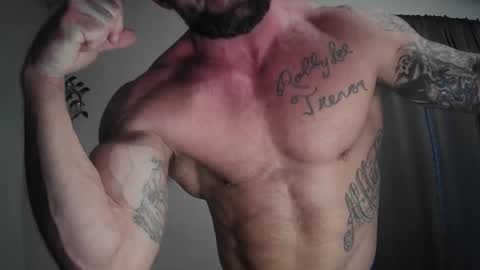 Snapshot of imnewherelollol chatting on December 18, 4:49 pm Majordadbod101 online show from December 18, 4:49 pm