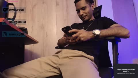 Daniel   thumb up me please its important Im new INDEPENDENT MODEL online show from March 15, 4:09 am