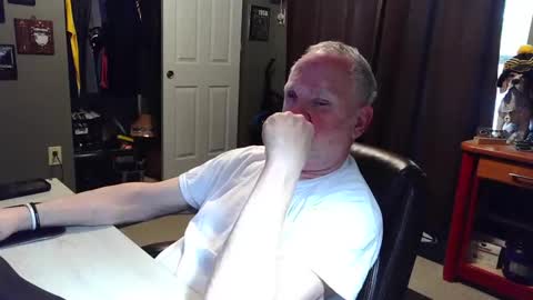 Papa online show from April 19, 11:40 pm