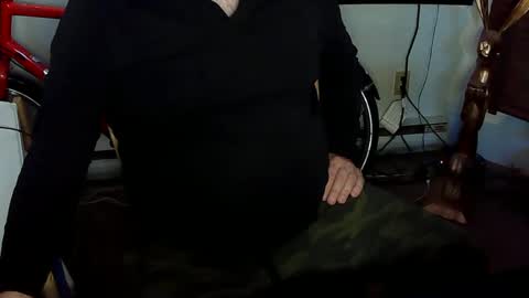 Snapshot of indigolvr chatting on February 24, 5:00 am BroLOU online show from February 24, 5:00 am