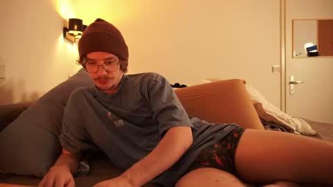 Sam online show from April 17, 7:38 pm