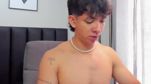 isaac_cryston online show from February 6, 4:25 pm