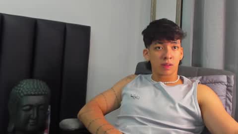 isaac_cryston online show from February 18, 10:25 pm