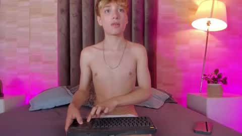 isaac_grey_ online show from March 27, 7:26 pm