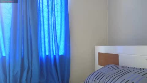 Snapshot of isaiashunt_ chatting on March 8, 3:33 pm isais hunt online show from March 8, 3:33 pm