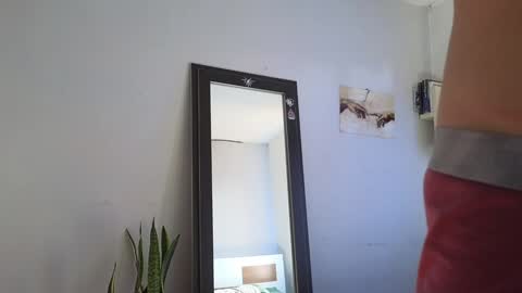 Snapshot of isaiashunt_ chatting on January 9, 1:35 pm isais hunt online show from January 9, 1:35 pm