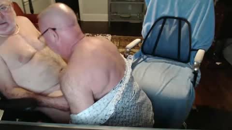 iseemonkeys420 online show from February 10, 12:41 am