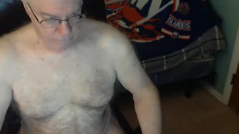 islesman22 online show from April 15, 9:20 am