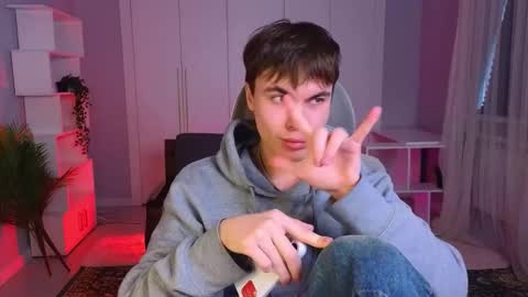 Maks online show from February 9, 9:37 am