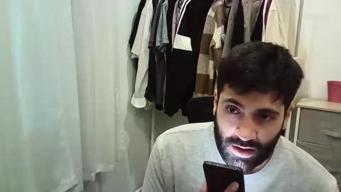 italianboybcn online show from November 23, 9:20 am