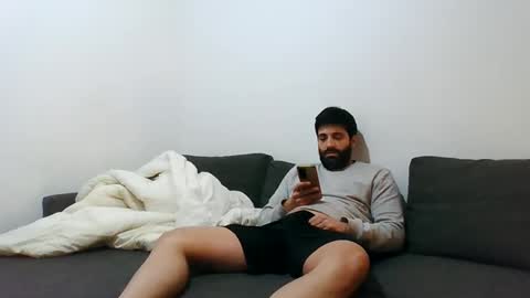 italianboybcn online show from December 13, 11:06 pm