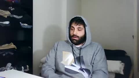 italianboybcn online show from January 11, 9:47 am