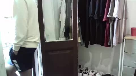 italianboybcn online show from October 29, 1:47 pm