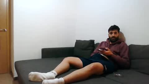 italianboybcn online show from December 20, 8:12 pm