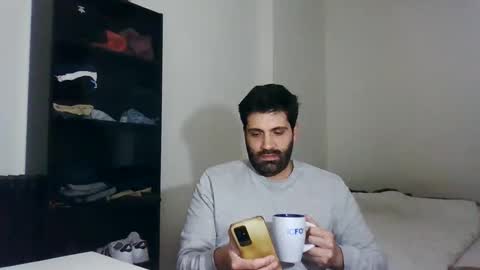 italianboybcn online show from December 3, 8:47 am