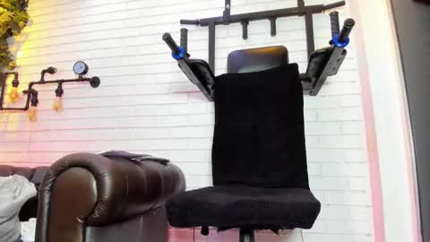 Italo Moore online show from November 27, 11:14 am