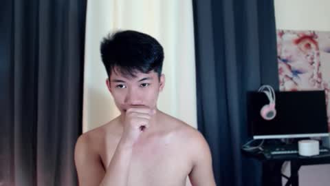 itsme_cxhennn online show from December 13, 7:53 pm