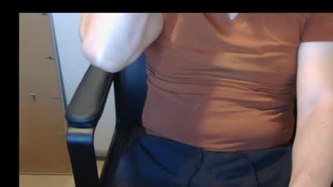 itsmealexp123 online show from April 2, 6:38 pm