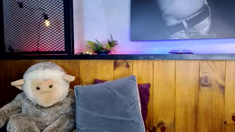 itszairen online show from March 6, 3:58 am