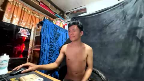 itzme_fred online show from April 30, 8:57 pm